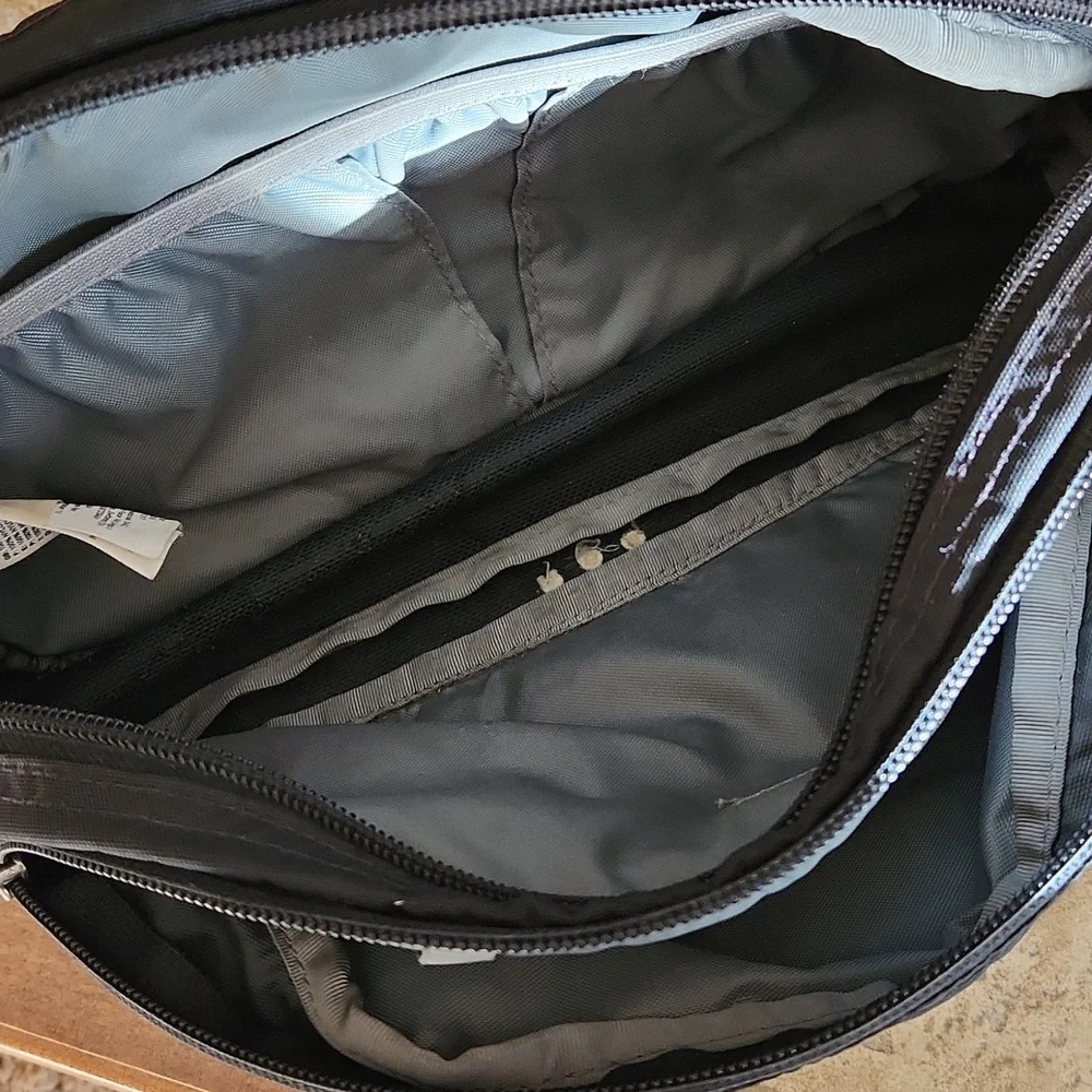 The North Face black womans belt bag - Picture 4 of 10